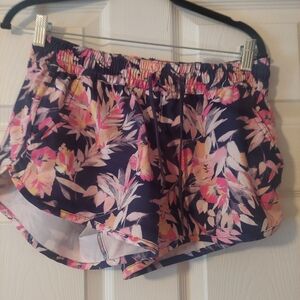 Columbia shorts size small